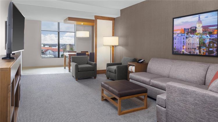 Hyatt Place Athens/Downtown Suite