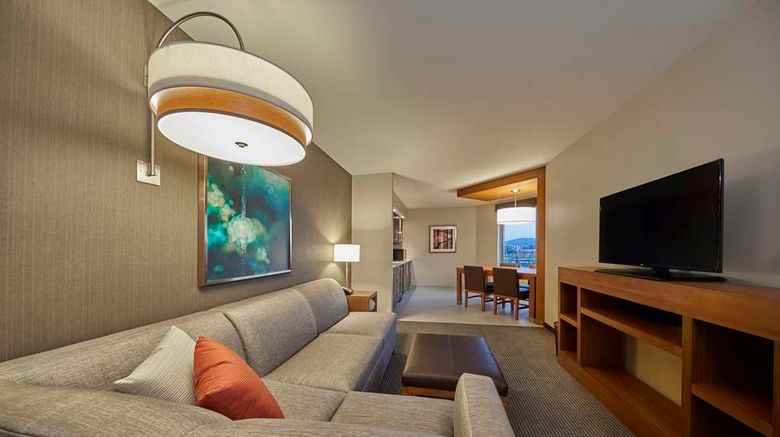 <b>Hyatt Place Eugene/Oakway Center Suite</b>. Images powered by <a href="https://iceportal.shijigroup.com/" title="IcePortal" target="_blank">IcePortal</a>.