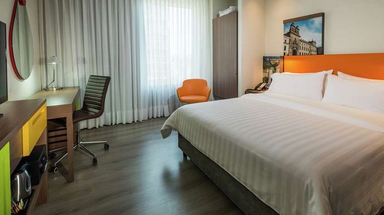 Hampton by Hilton Bogota Airport Room