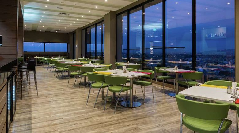 <b>Hampton by Hilton Bogota Airport Restaurant</b>. Images powered by <a href="https://iceportal.shijigroup.com/" title="IcePortal" target="_blank">IcePortal</a>.
