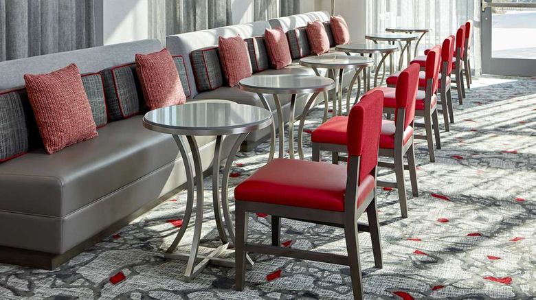 <b>Hampton Inn Long Beach Airport Restaurant</b>. Images powered by <a href="https://iceportal.shijigroup.com/" title="IcePortal" target="_blank">IcePortal</a>.