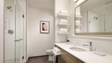 <b>Hampton Inn Long Beach Airport Room</b>. Images powered by <a href="https://iceportal.shijigroup.com/" title="IcePortal" target="_blank">IcePortal</a>.