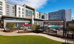 Hampton Inn Long Beach Airport