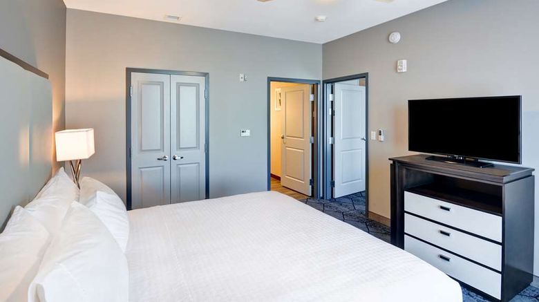 <b>Homewood Suite by Hilton Westbank/Gretna Room</b>. Images powered by <a href="https://iceportal.shijigroup.com/" title="IcePortal" target="_blank">IcePortal</a>.