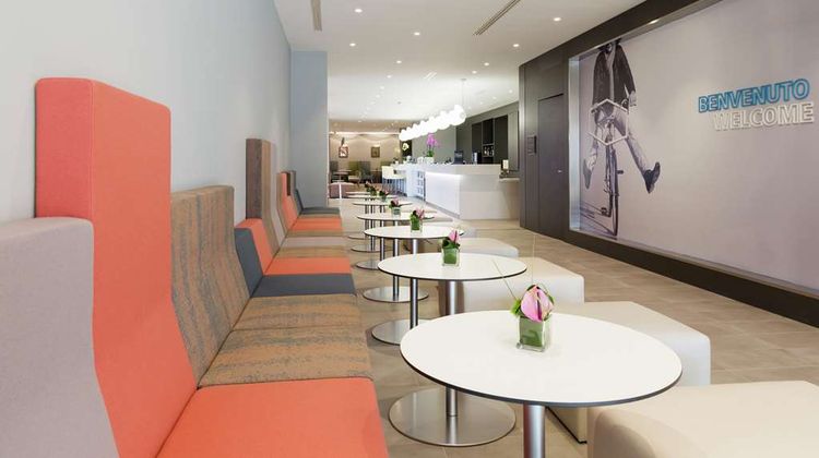 Hampton by Hilton Rome East Lobby