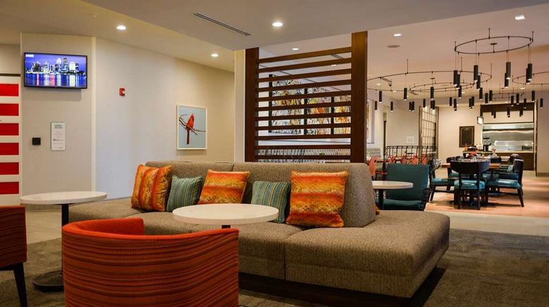 <b>Hilton Garden Inn Mall of St. Matthews Lobby</b>. Images powered by <a href="https://iceportal.shijigroup.com/" title="IcePortal" target="_blank">IcePortal</a>.