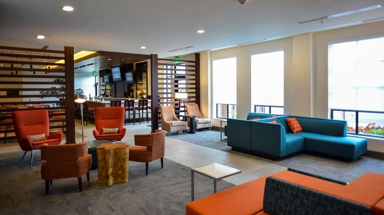 <b>Hilton Garden Inn Mall of St. Matthews Lobby</b>. Images powered by <a href="https://iceportal.shijigroup.com/" title="IcePortal" target="_blank">IcePortal</a>.