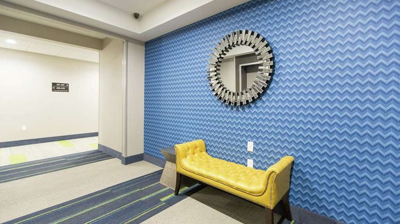 <b>Hampton Inn & Suites Stroud Lobby</b>. Images powered by <a href="https://iceportal.shijigroup.com/" title="IcePortal" target="_blank">IcePortal</a>.