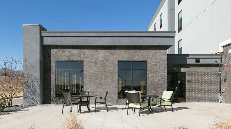 <b>Hampton Inn & Suites Stroud Exterior</b>. Images powered by <a href="https://iceportal.shijigroup.com/" title="IcePortal" target="_blank">IcePortal</a>.