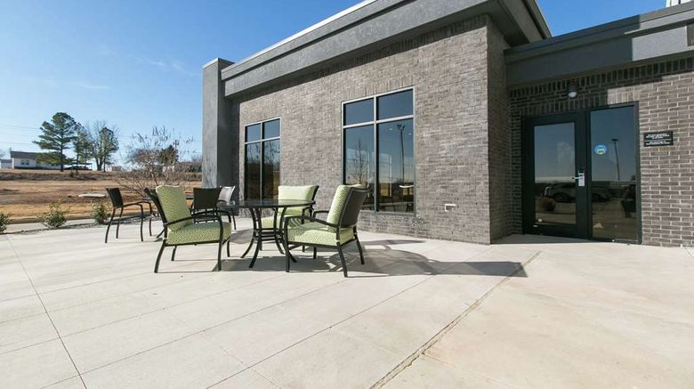 <b>Hampton Inn & Suites Stroud Exterior</b>. Images powered by <a href="https://iceportal.shijigroup.com/" title="IcePortal" target="_blank">IcePortal</a>.