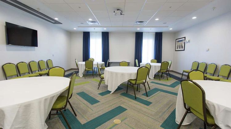 Hampton Inn & Suites Stroud Meeting