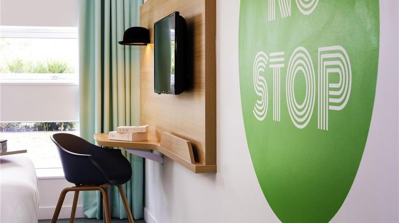 <b>Hotel Ibis Styles Le Mans Sud Mulsanne Room</b>. Images powered by <a href="https://iceportal.shijigroup.com/" title="IcePortal" target="_blank">IcePortal</a>.
