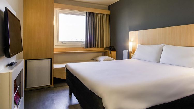 Ibis Marilia Room