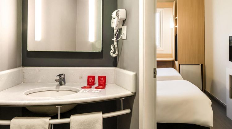 Ibis Marilia Room