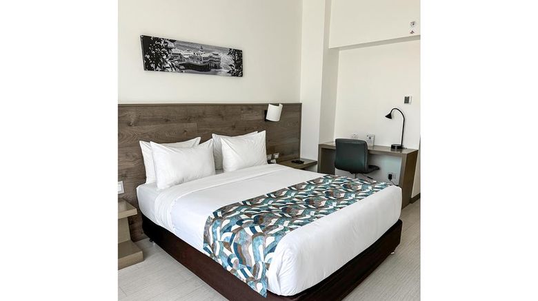 <b>Best Western Plus Urban Larco Hotel Suite</b>. Images powered by <a href="https://iceportal.shijigroup.com/" title="IcePortal" target="_blank">IcePortal</a>.