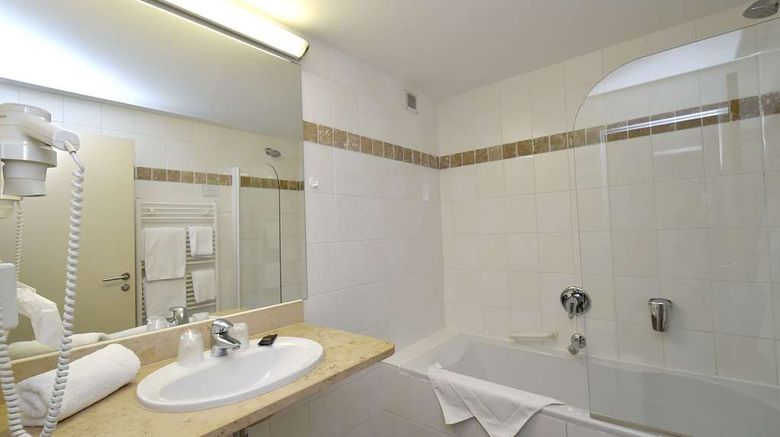 <b>Hotel Charleroi Airport Room</b>. Images powered by <a href="https://iceportal.shijigroup.com/" title="IcePortal" target="_blank">IcePortal</a>.