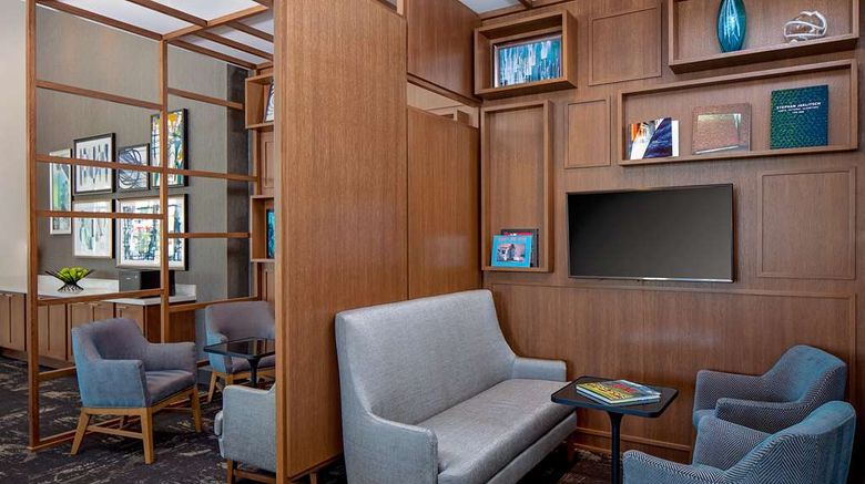 <b>Hyatt Place Glendale/Los Angeles Lobby</b>. Images powered by <a href="https://iceportal.shijigroup.com/" title="IcePortal" target="_blank">IcePortal</a>.