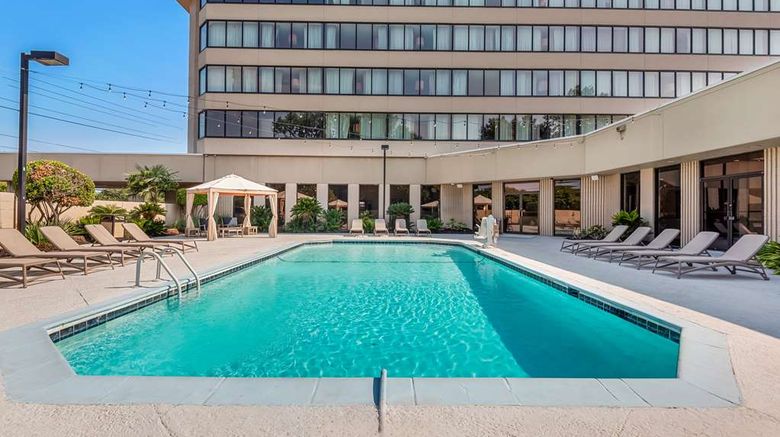 <b>Magnolia Bluffs, BW Signature Collection Pool</b>. Images powered by <a href="https://iceportal.shijigroup.com/" title="IcePortal" target="_blank">IcePortal</a>.