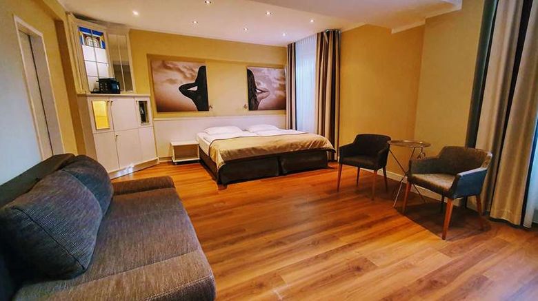 <b>Park Hotel Hamburg Arena Room</b>. Images powered by <a href="https://iceportal.shijigroup.com/" title="IcePortal" target="_blank">IcePortal</a>.