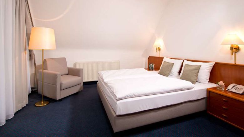 <b>ACHAT Hotel Neustadt an der Weinstrasse Suite</b>. Images powered by <a href="https://iceportal.shijigroup.com/" title="IcePortal" target="_blank">IcePortal</a>.