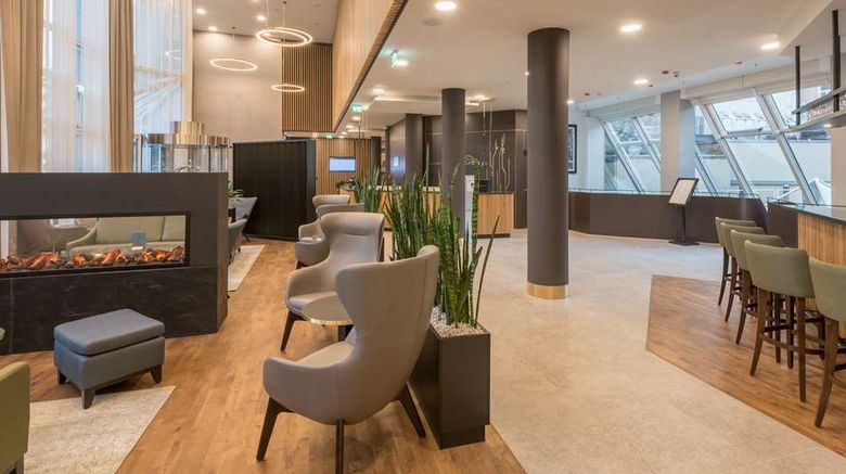 <b>Hilton Garden Inn Frankfurt City Centre Lobby</b>. Images powered by <a href="https://iceportal.shijigroup.com/" title="IcePortal" target="_blank">IcePortal</a>.
