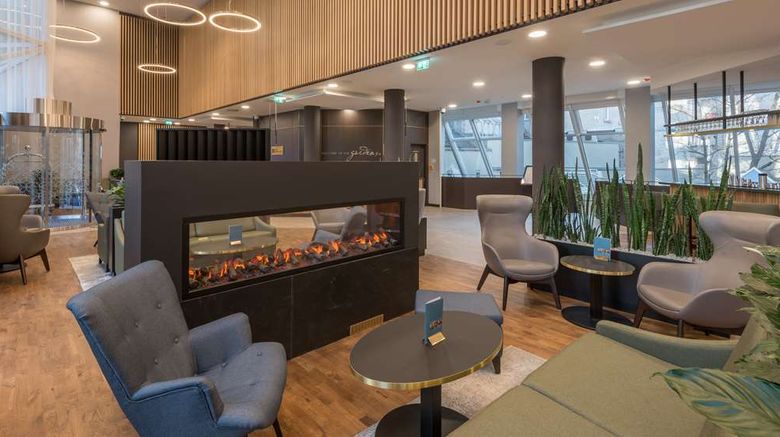 <b>Hilton Garden Inn Frankfurt City Centre Lobby</b>. Images powered by <a href="https://iceportal.shijigroup.com/" title="IcePortal" target="_blank">IcePortal</a>.