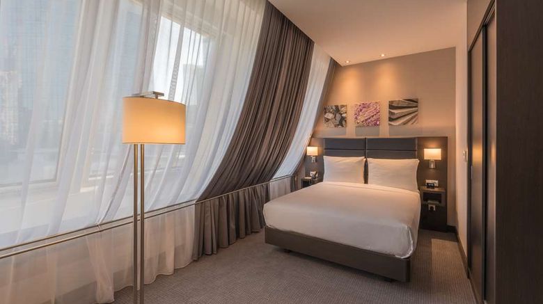 <b>Hilton Garden Inn Frankfurt City Centre Room</b>. Images powered by <a href="https://iceportal.shijigroup.com/" title="IcePortal" target="_blank">IcePortal</a>.