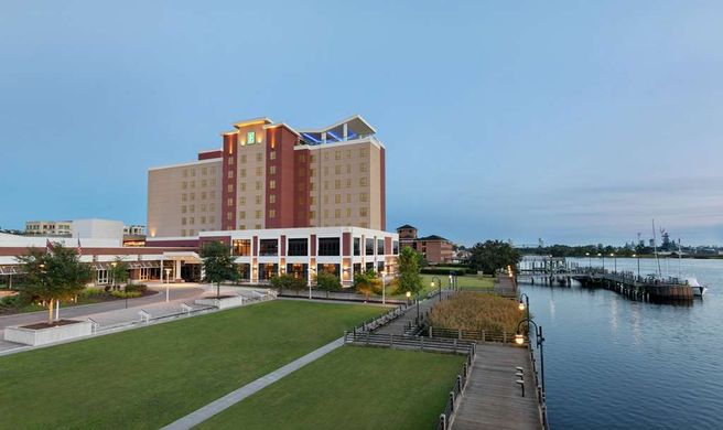 Embassy Suites by Hilton Riverfront Exterior