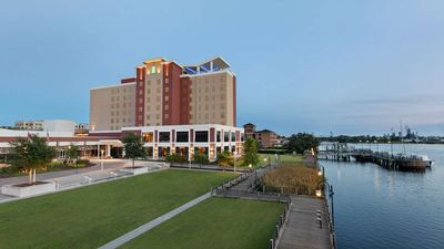 Embassy Suites by Hilton Riverfront