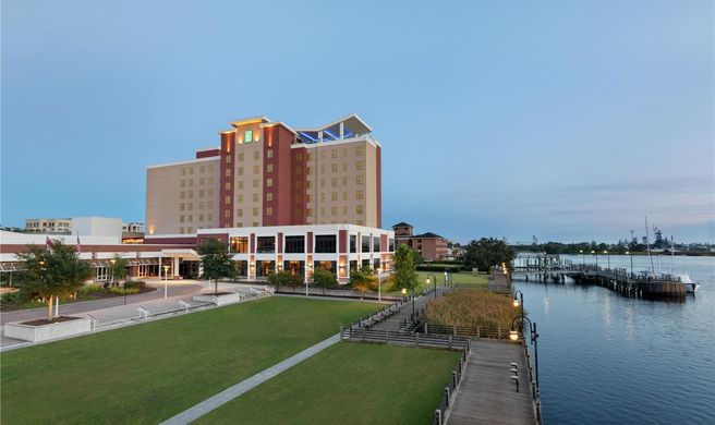 Embassy Suites by Hilton Riverfront Exterior