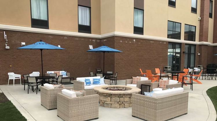 Hampton Inn & Suites University Town Ctr Exterior