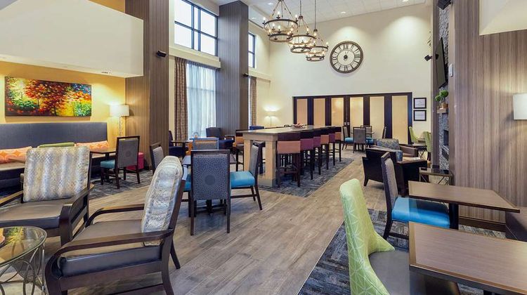 Hampton Inn & Suites University Town Ctr Lobby