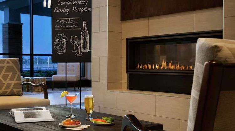 Embassy Suites Syracuse Destiny USA Lobby