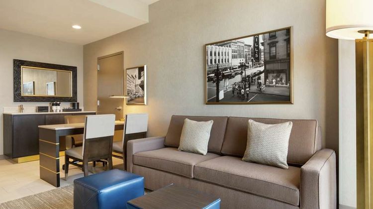 Embassy Suites Syracuse Destiny USA Room