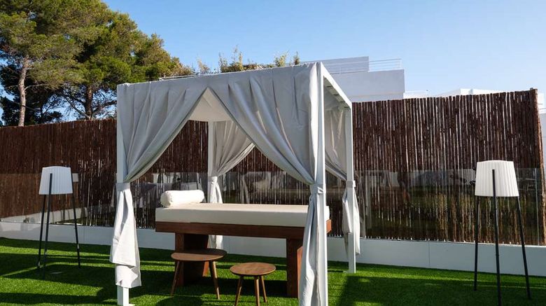 <b>Barcelo Portinatx - Adults only Recreation</b>. Images powered by <a href="https://iceportal.shijigroup.com/" title="IcePortal" target="_blank">IcePortal</a>.