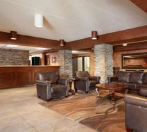 Ramada Fargo Lobby
