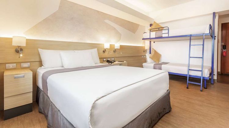 TRYP by Wyndham Mall of Asia-Manila Room