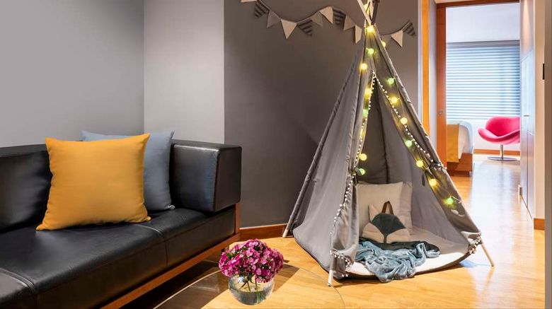 <b>NH Bogota Royal Boheme Suite</b>. Images powered by <a href="https://iceportal.shijigroup.com/" title="IcePortal" target="_blank">IcePortal</a>.