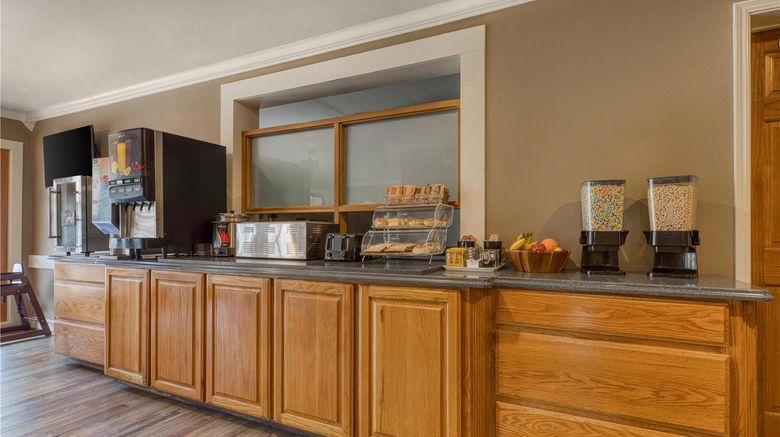 <b>SureStay By Best Western Leesville Restaurant</b>. Images powered by <a href="https://iceportal.shijigroup.com/" title="IcePortal" target="_blank">IcePortal</a>.