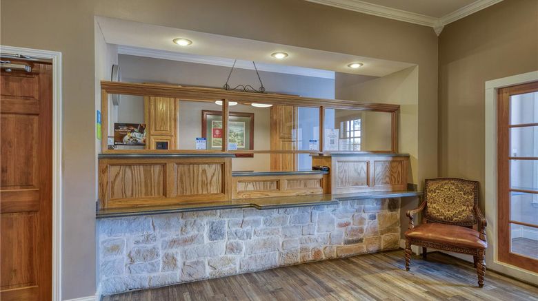 <b>SureStay By Best Western Leesville Lobby</b>. Images powered by <a href="https://iceportal.shijigroup.com/" title="IcePortal" target="_blank">IcePortal</a>.