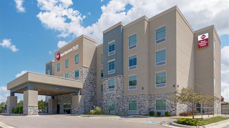 Best Western Plus McPherson Exterior