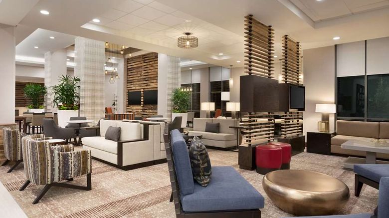 <b>Hilton Garden Inn Downtown Birmingham Lobby</b>. Images powered by <a href="https://iceportal.shijigroup.com/" title="IcePortal" target="_blank">IcePortal</a>.