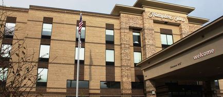 Hampton Inn Forsyth Exterior