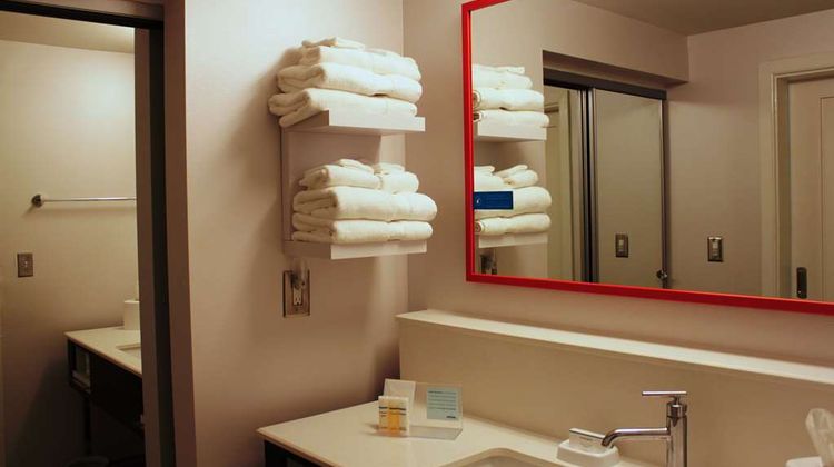 Hampton Inn Forsyth Room