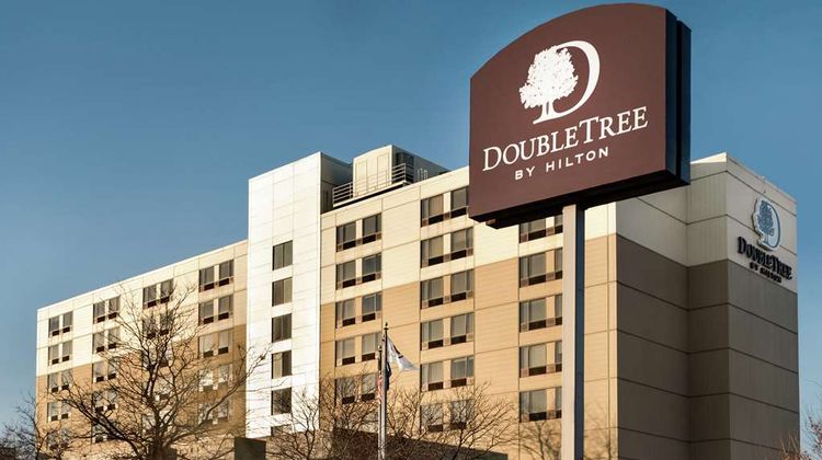 DoubleTree by Hilton St Paul East Exterior