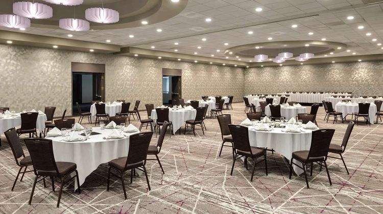DoubleTree by Hilton St Paul East Restaurant