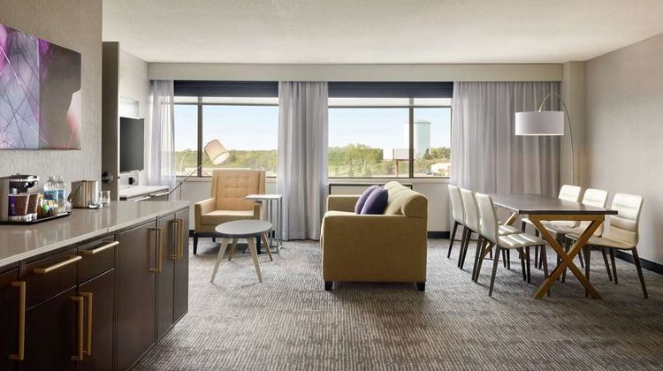 DoubleTree by Hilton St Paul East Room