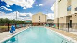 <b>Hampton Inn Newport Pool</b>. Images powered by <a href="https://iceportal.shijigroup.com/" title="IcePortal" target="_blank">IcePortal</a>.