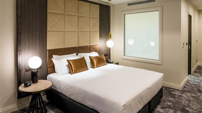 <b>DoubleTree by Hilton Wellington Room</b>. Images powered by <a href="https://iceportal.shijigroup.com/" title="IcePortal" target="_blank">IcePortal</a>.