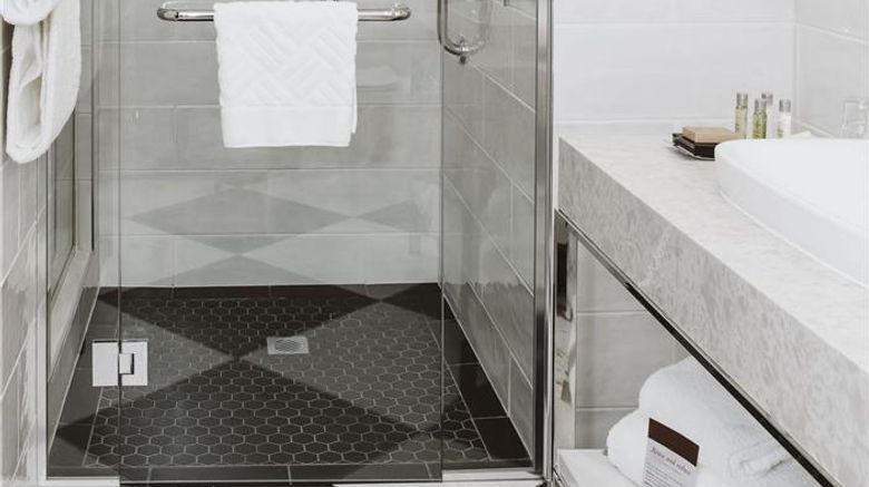 <b>DoubleTree by Hilton Wellington Room</b>. Images powered by <a href="https://iceportal.shijigroup.com/" title="IcePortal" target="_blank">IcePortal</a>.